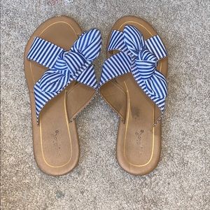 bow sandals